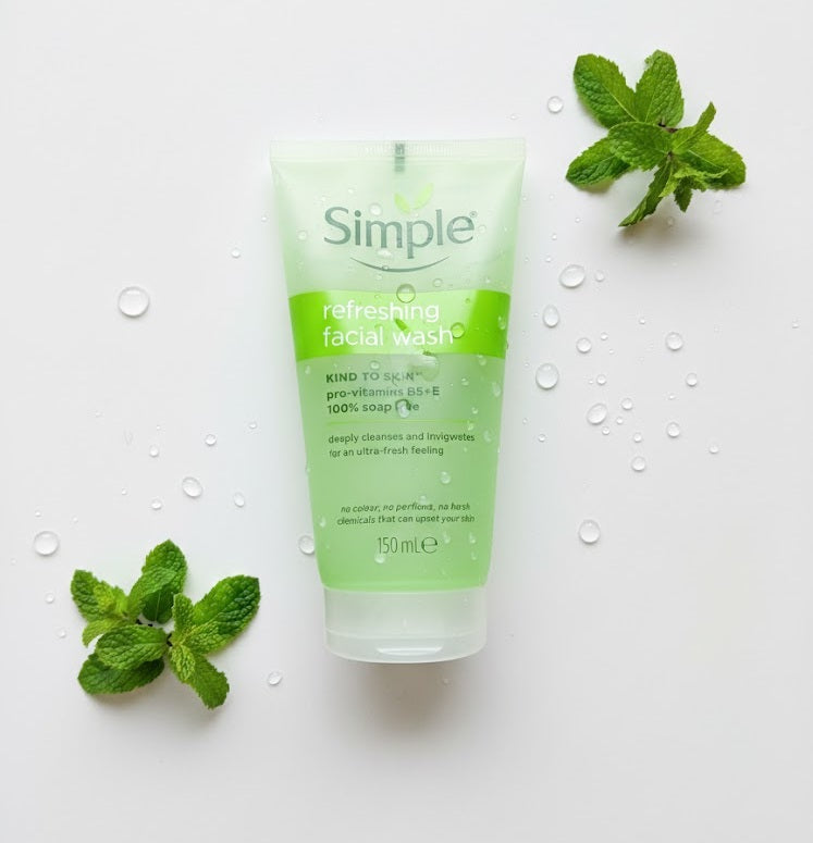 Simple Refreshing Facial Wash – Soap-Free Gentle Cleanser with Pro-Vitamin B5 & Vitamin E for Fresh, Healthy Skin (150ml)