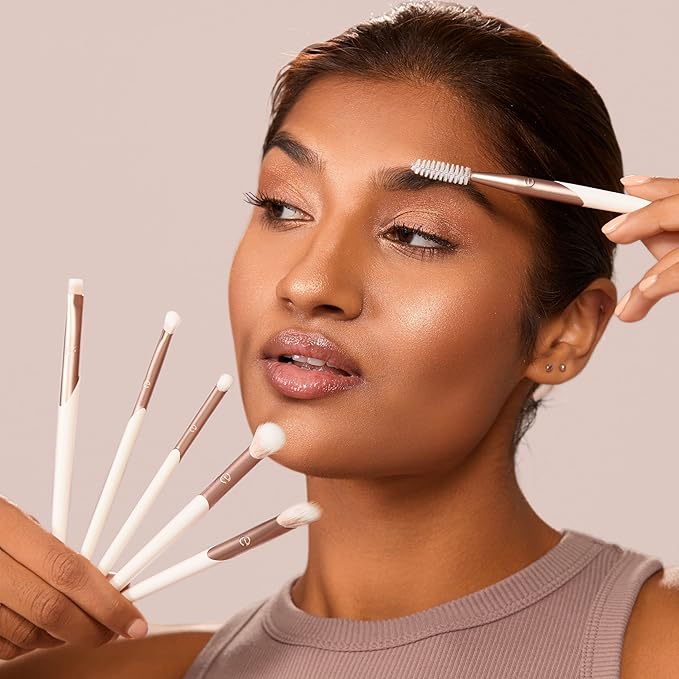 Real Techniques Everyday Eye Essentials – 8-Piece Professional Eye Makeup Brush Set for Blending, Lining & Precision Looks